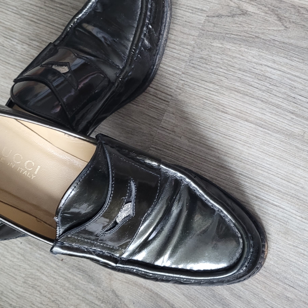 Gucci Women's Black Leather Loafers 9aa